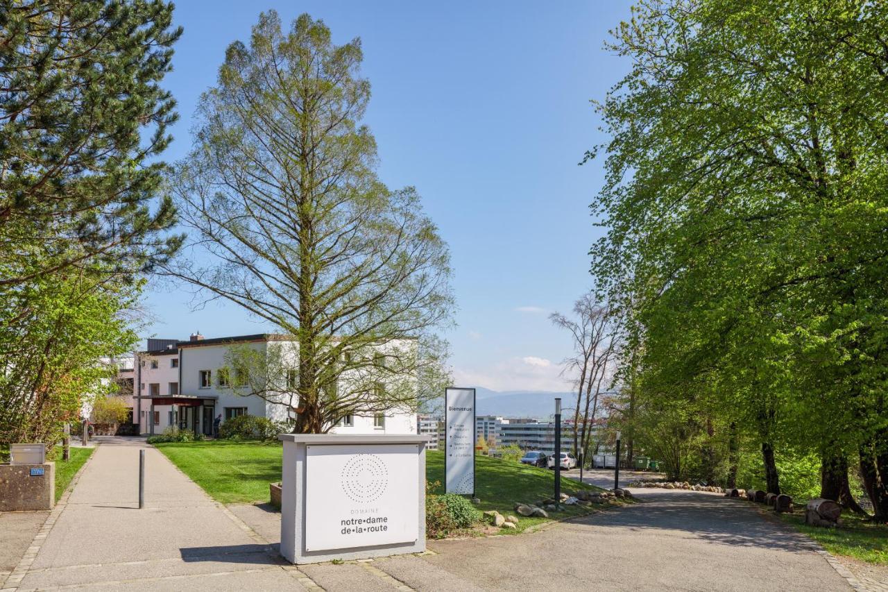 Le Domaine Ξενοδοχείο Villars-Sur-Glane Εξωτερικό φωτογραφία